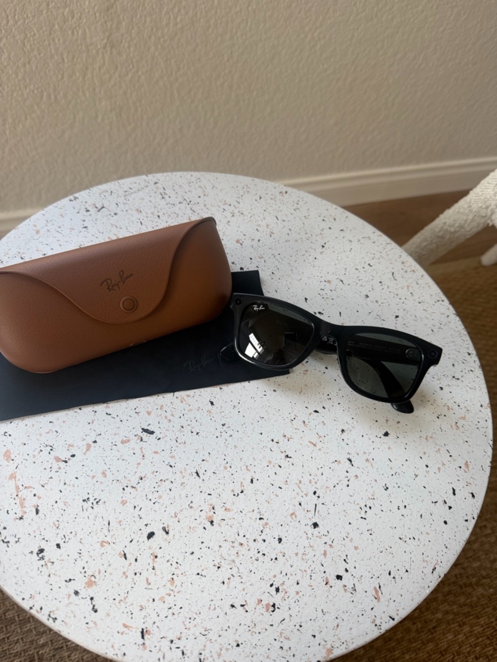 Ray-Ban Meta Black Wayfarer smart Sunglasses - Picture 7 of 7